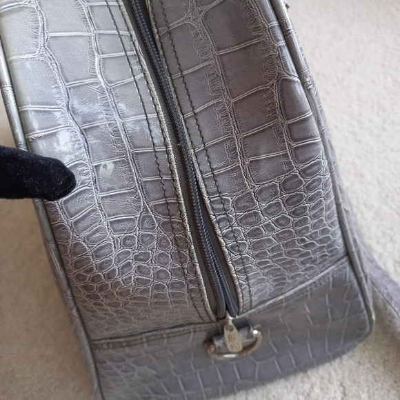 Kate Hill Gray Crocodile-Embossed Faux Leather Women's HandBag - Picture 13 of 15